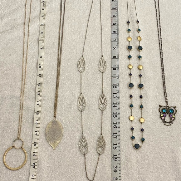 Elegant Gold and Silver Necklace Set - Picture 14 of 16